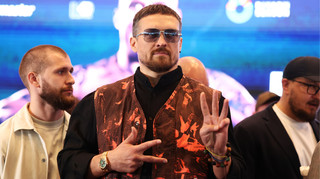 Усик несподівано запропонував уболівальникам обрати йому наступного суперника