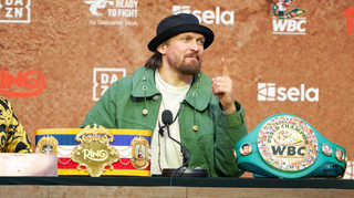 Усик запалив перед боєм з Верховеном: український чемпіон показав тренування з танцями