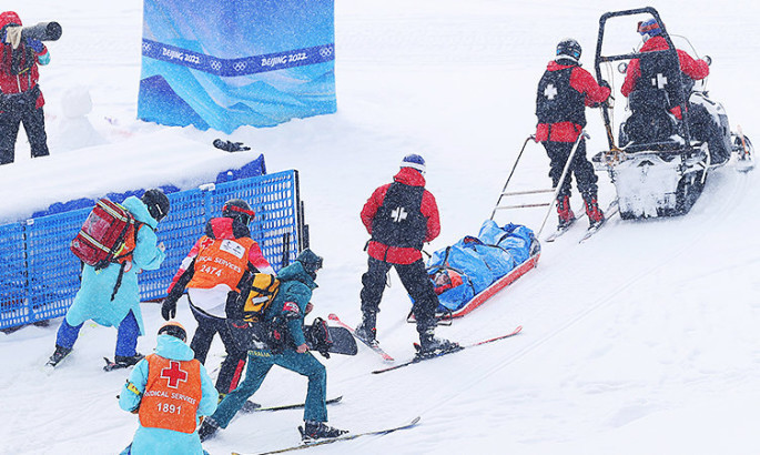 Австралійська сноубордистка після падіння залишила трасу на ношах