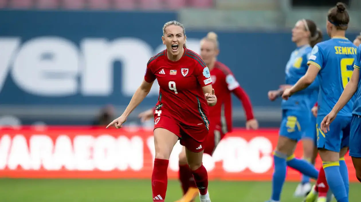 Жіноча збірна Вельсу потрапила в ДТП у Швейцарії