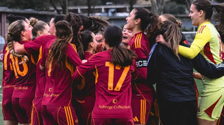 Скандал навколо форми футболісток Роми: фанати звинуватили аукціон у сексуалізації