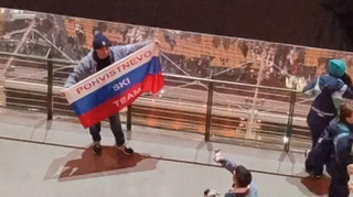 Чергова провокація: перед церемонією відкриття Олімпіади-2026 у Мілані глядачі вивісили російський прапор