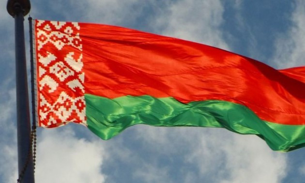 У Білорусі футболісти відвернулися від державного прапора