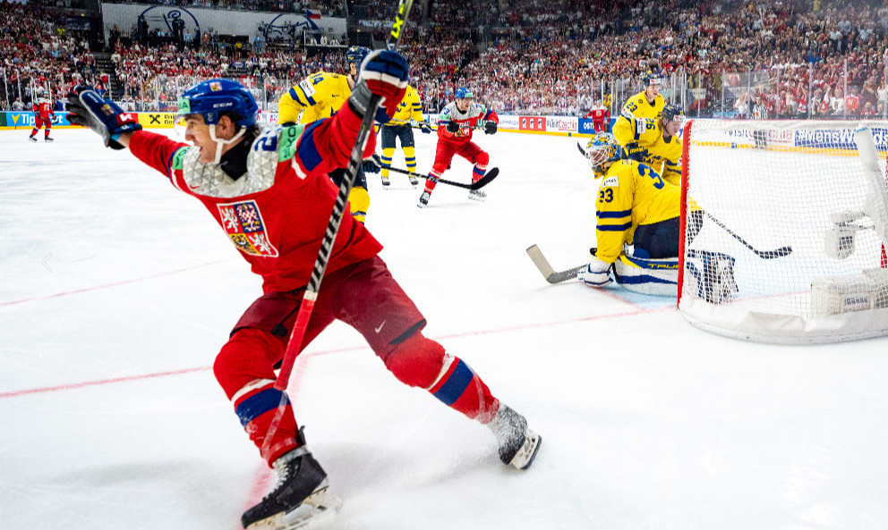 Чехия уничтожила Швецию и вышла в финал домашнего ЧМ