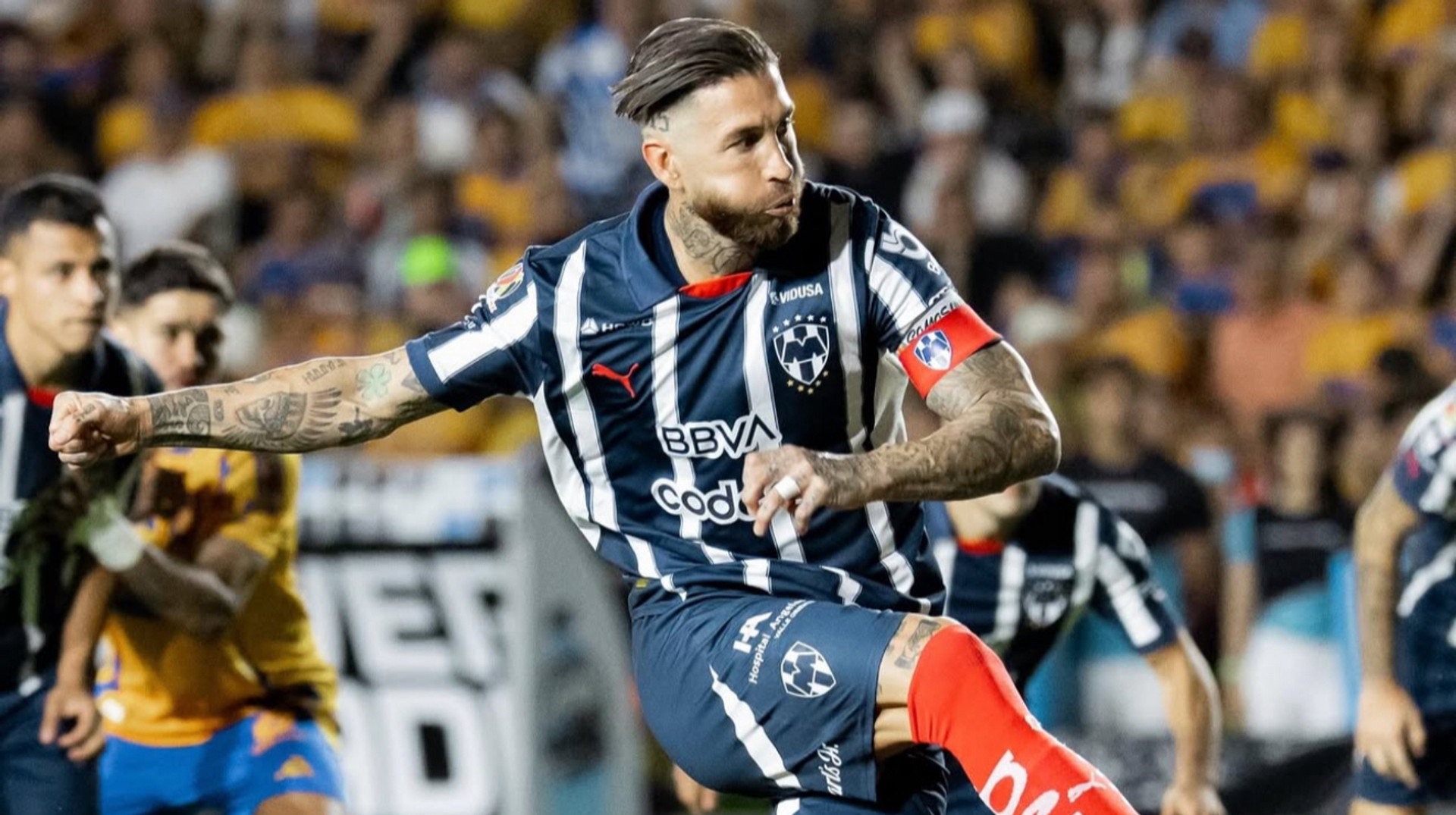 Сбить с толку не получилось: голкипер Тигрес устроил спектакль перед пенальти легенды Реала