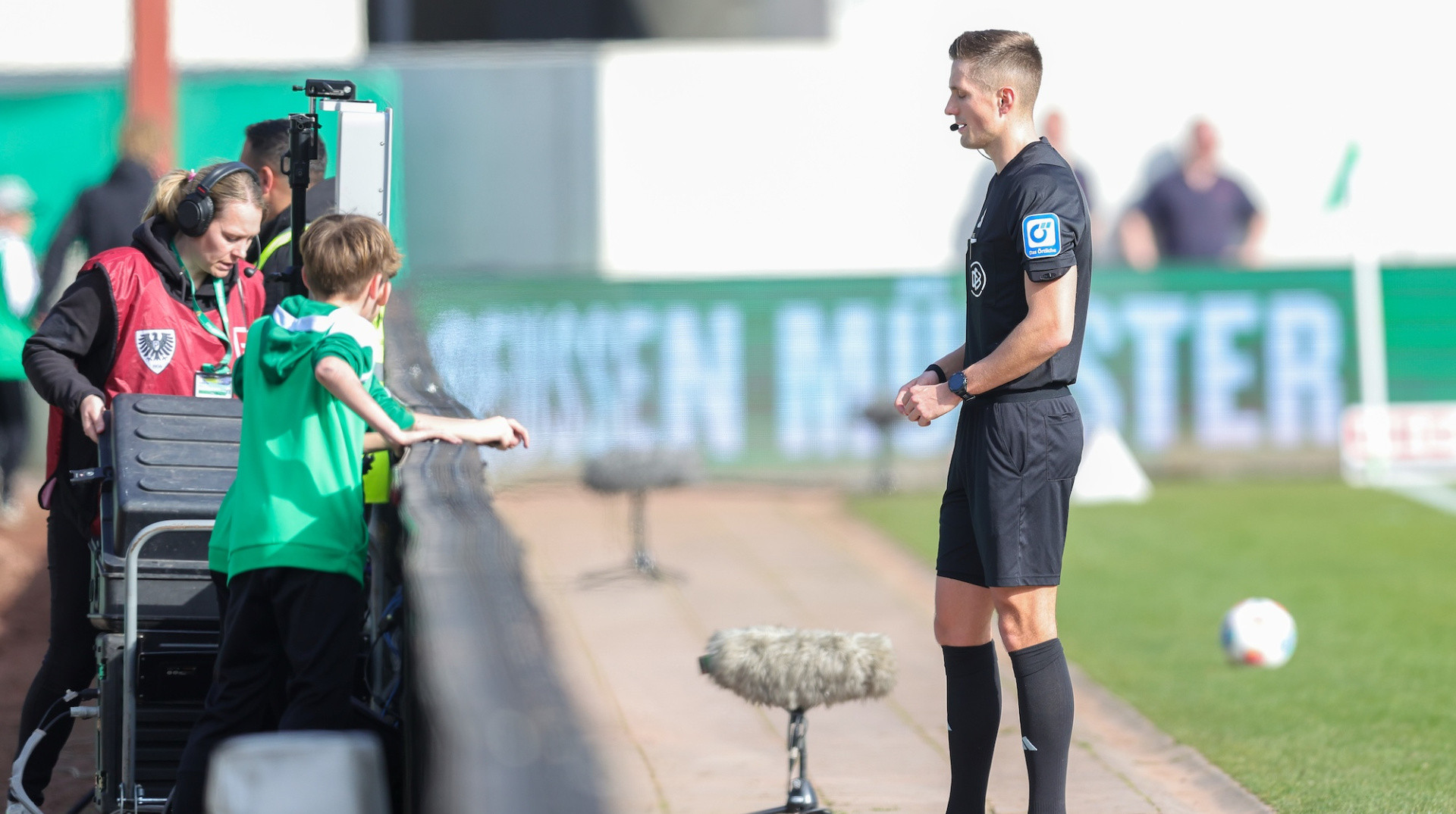 Протест против видеоповторов: фанат выключил ВАР во время матча в Германии