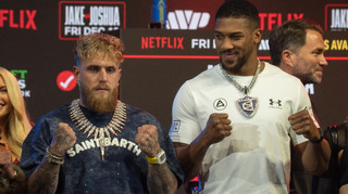 Джошуа та Пол провели битву поглядів напередодні поєдинку