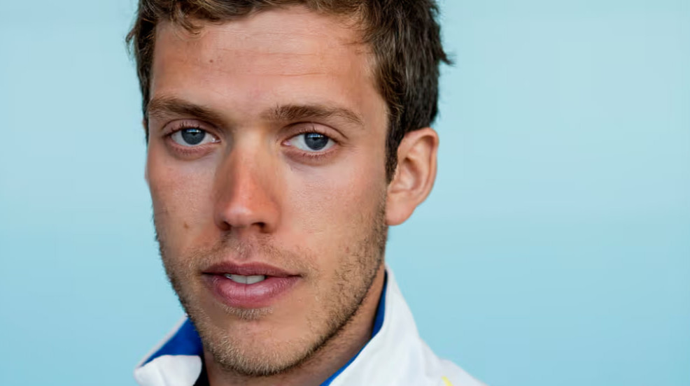 Трехкратный олимпийский чемпион стал пилотом вертолета