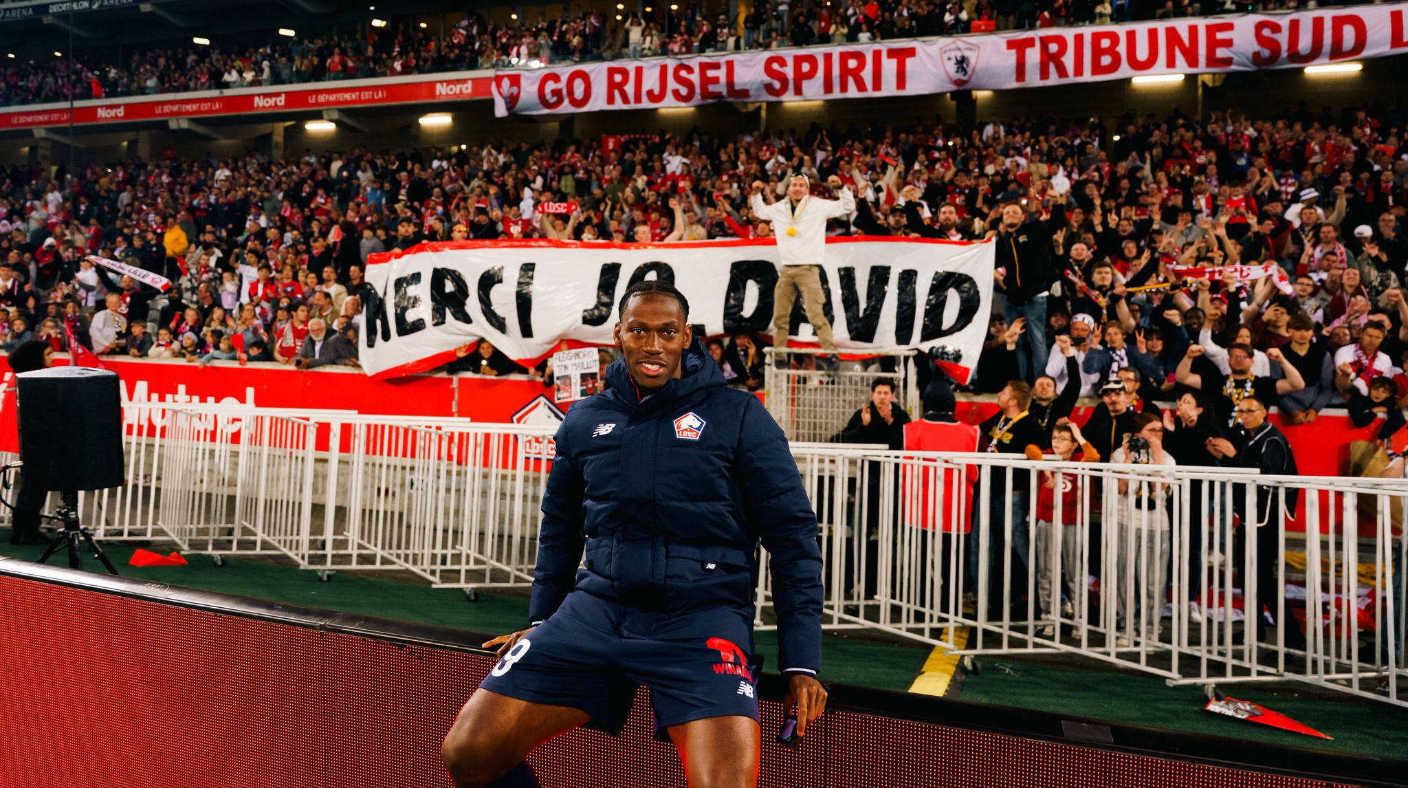 Лилль объявил об уходе звездного форварда и еще шести игроков