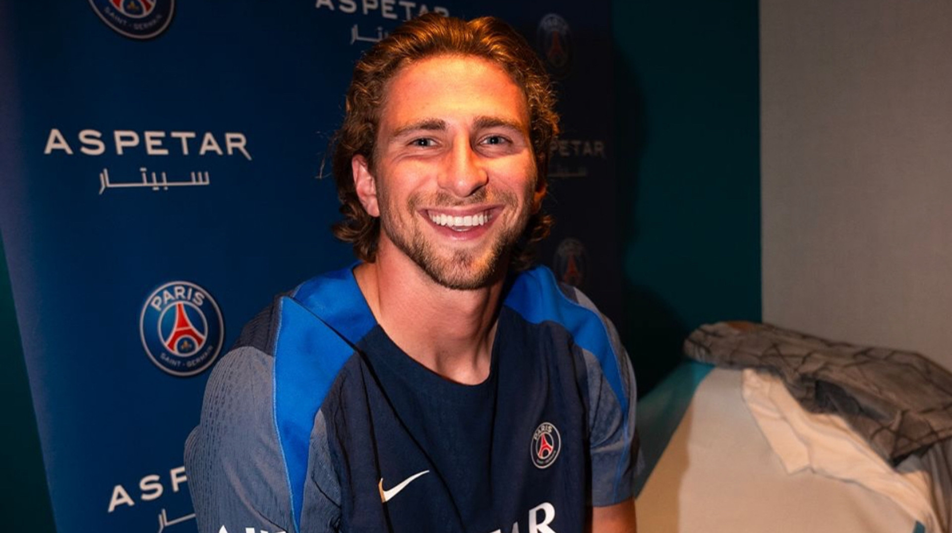 Цікаво, чому ж так: росіяни здивовані тим, що Забарний не підписався на Сафонова в соцмережах