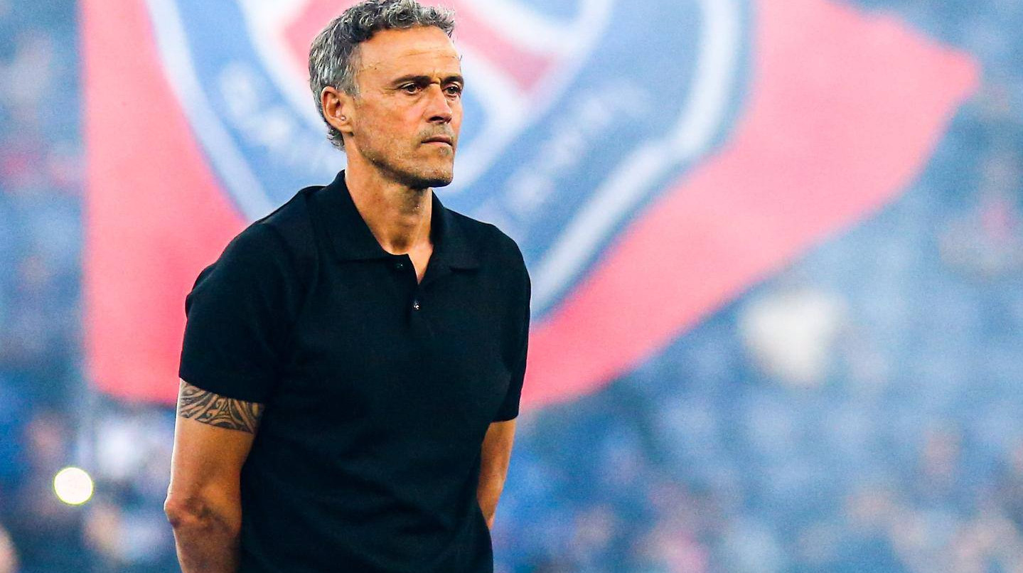 Створюєш проблеми: Енріке розлютився на журналіста через питання про Забарного та росіянина