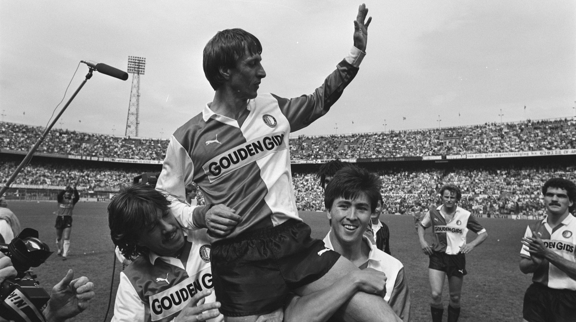 Помсту подають гарячою: як 36-річний Кройф зрадив Аяксу з його найбільшим ворогом