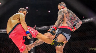 Словацького бійця ММА ледь не забили до смерті фанати за укус суперника в стилі Майка Тайсона