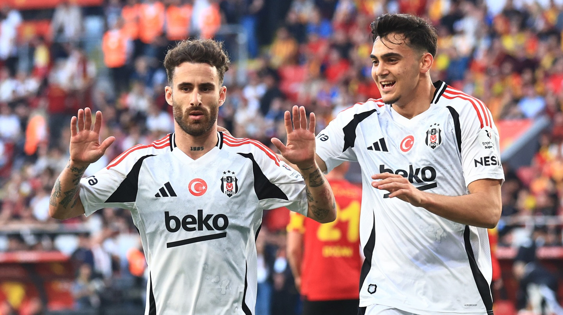 Поход всем клубом на войну, первый матч Ататюрка и много-много игр с нашими: что нужно знать о Бешикташе