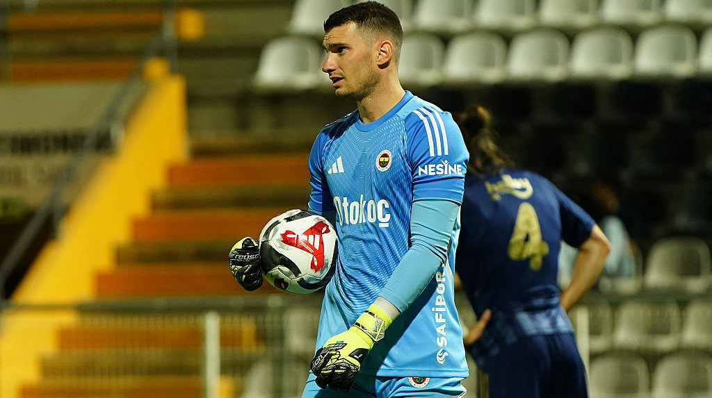 Голкипер сборной Хорватии хочет покинуть Жирону