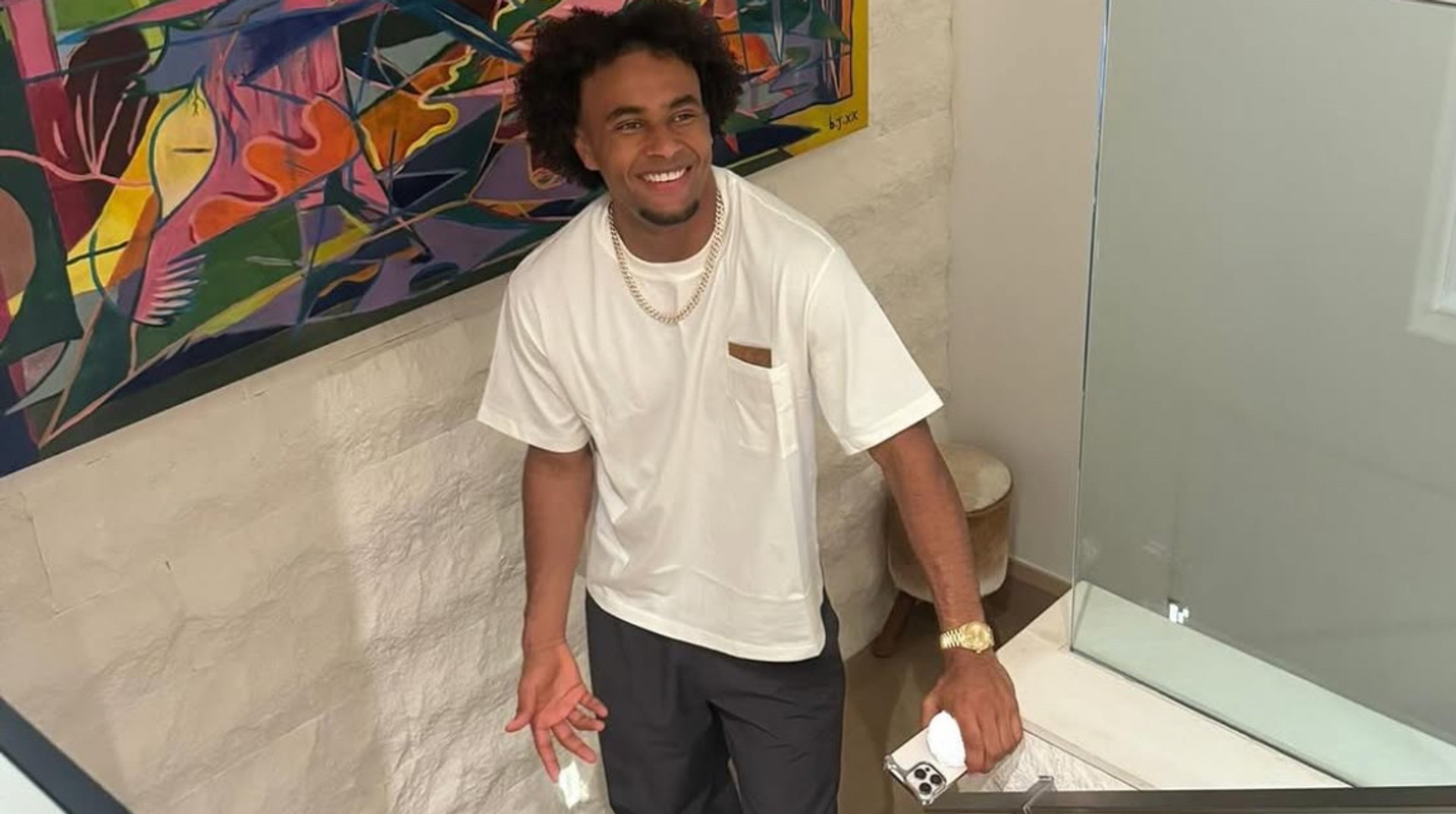 Зірку Манчестер Юнайтед зловили за грою на смартфоні на лаві запасних під час товариського матчу