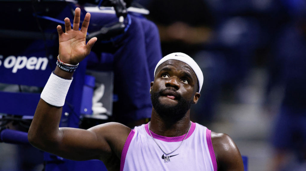 Известный американский игрок забыл взять на корт ракетки