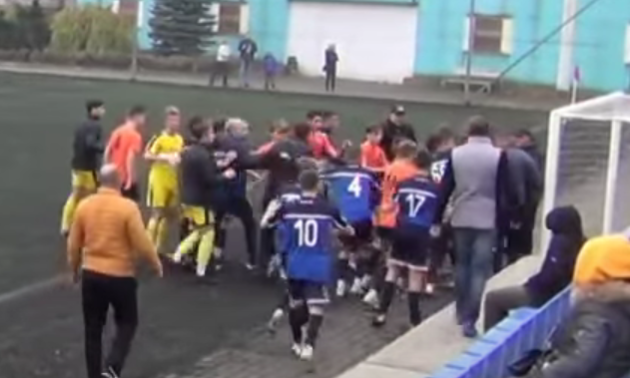 Батьки і діти побилися на матчі чемпіонату України