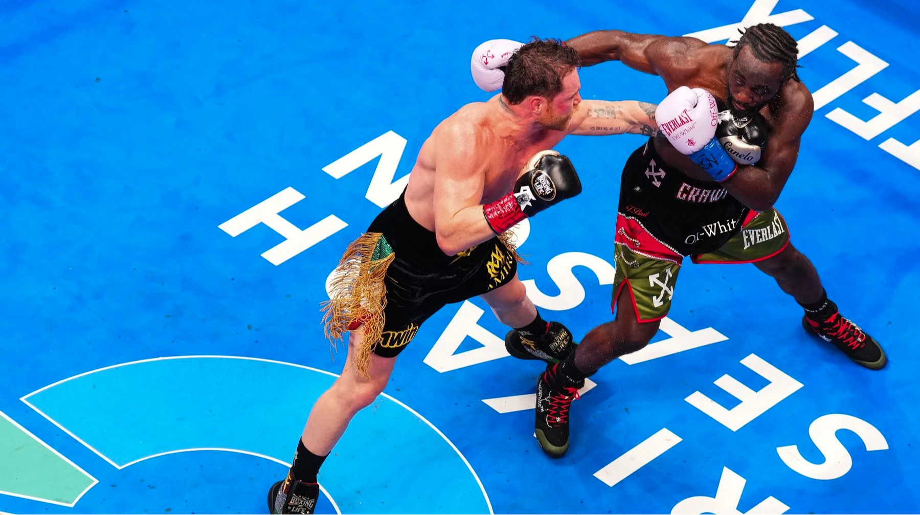 После 10 раунда двое давали ничью: появились записки судей боя Кроуфорд – Альварес