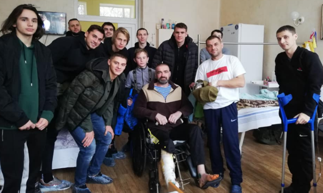 Зустріч футболістів Динамо з пораненими