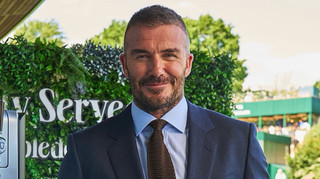 Незручно вийшло: Бекхем ненароком розбив камеру під час зйомок реклами для відомого бренду