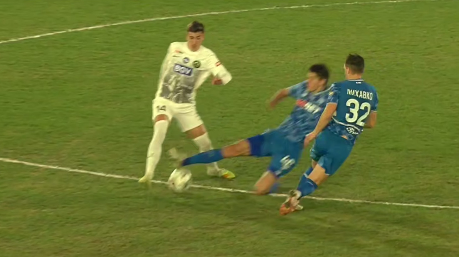 В Полесье показали ногу Эмерлаху после удара Биловара