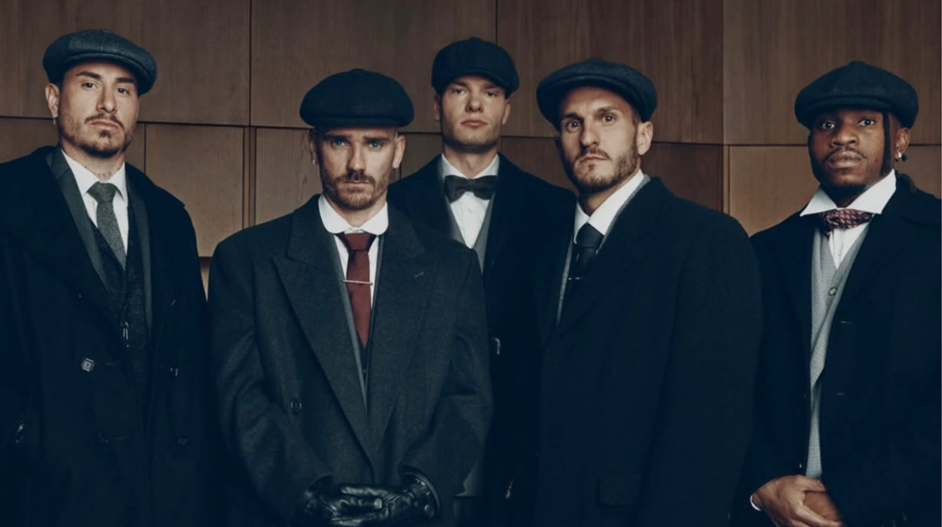 Игроки Атлетико приняли участие в стильной промо-компании к сериалу Netflix Острые козырьки