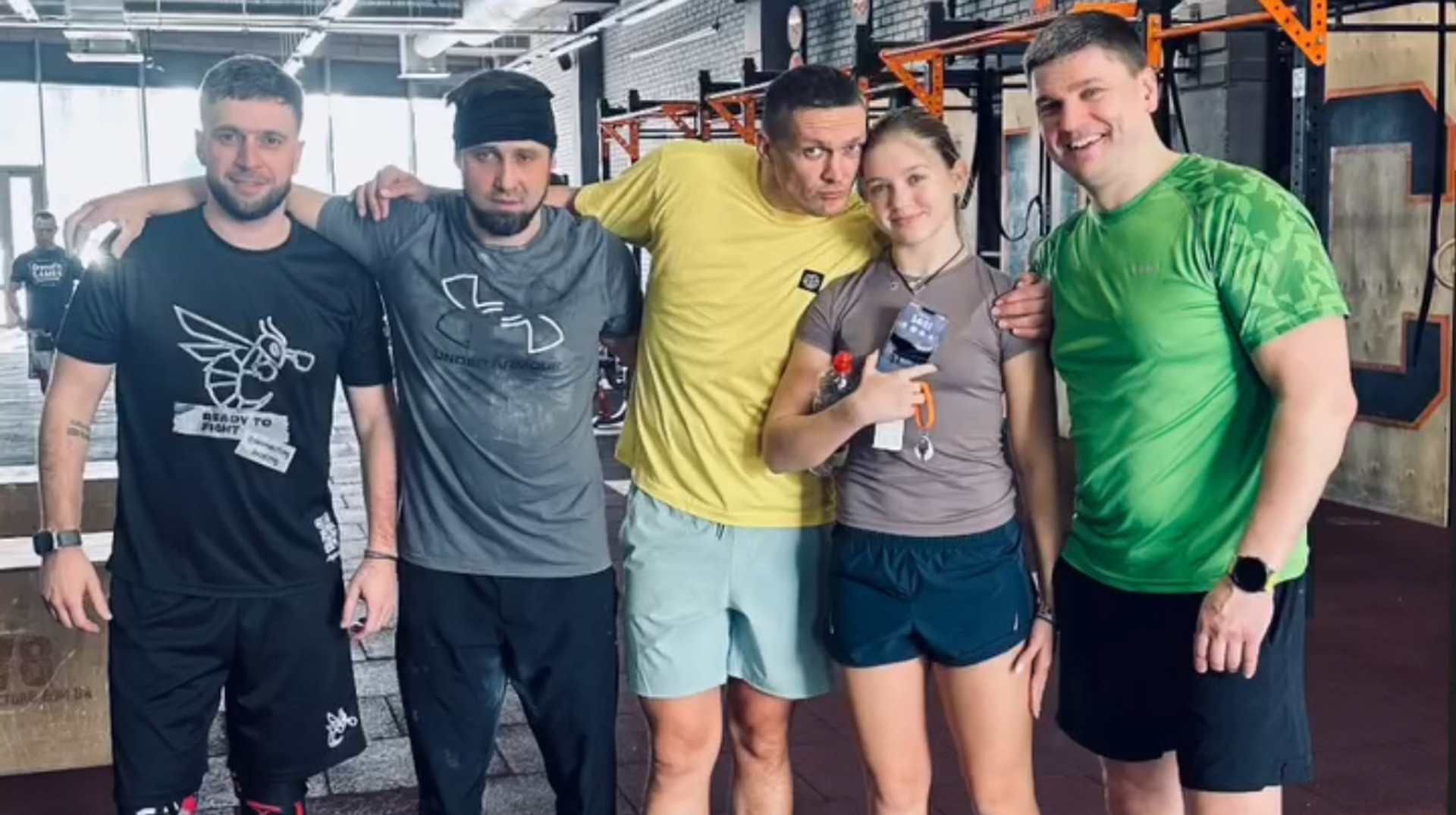 Будущая чемпионка: Усик показал, как тренирует дочь