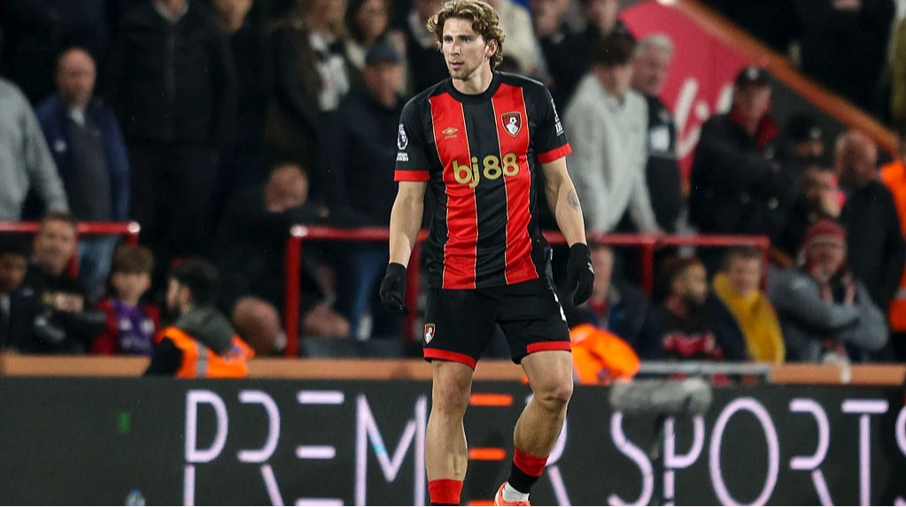 Борнмут не хоче продавати Забарного влітку