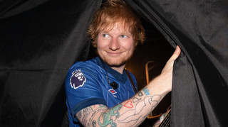 Скористався становищем: зірковий співак увійшов в заявку на сезон англійської команди