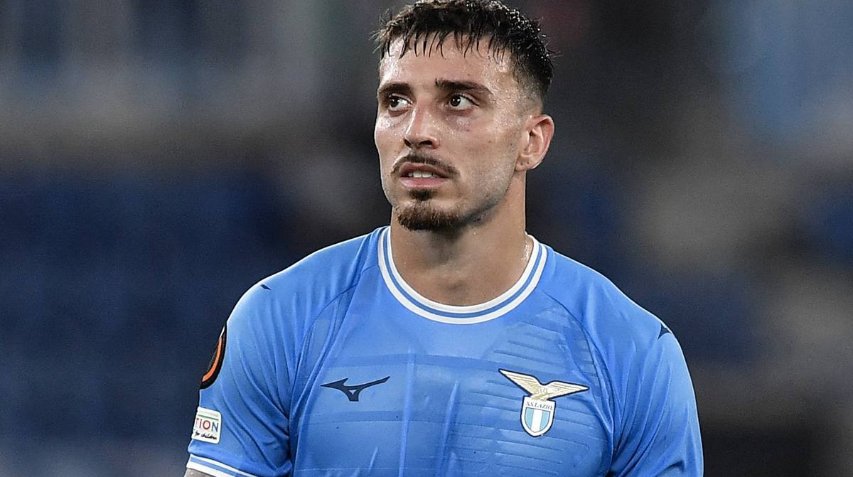 Центрбек Лацио заинтересовал клубы АПЛ