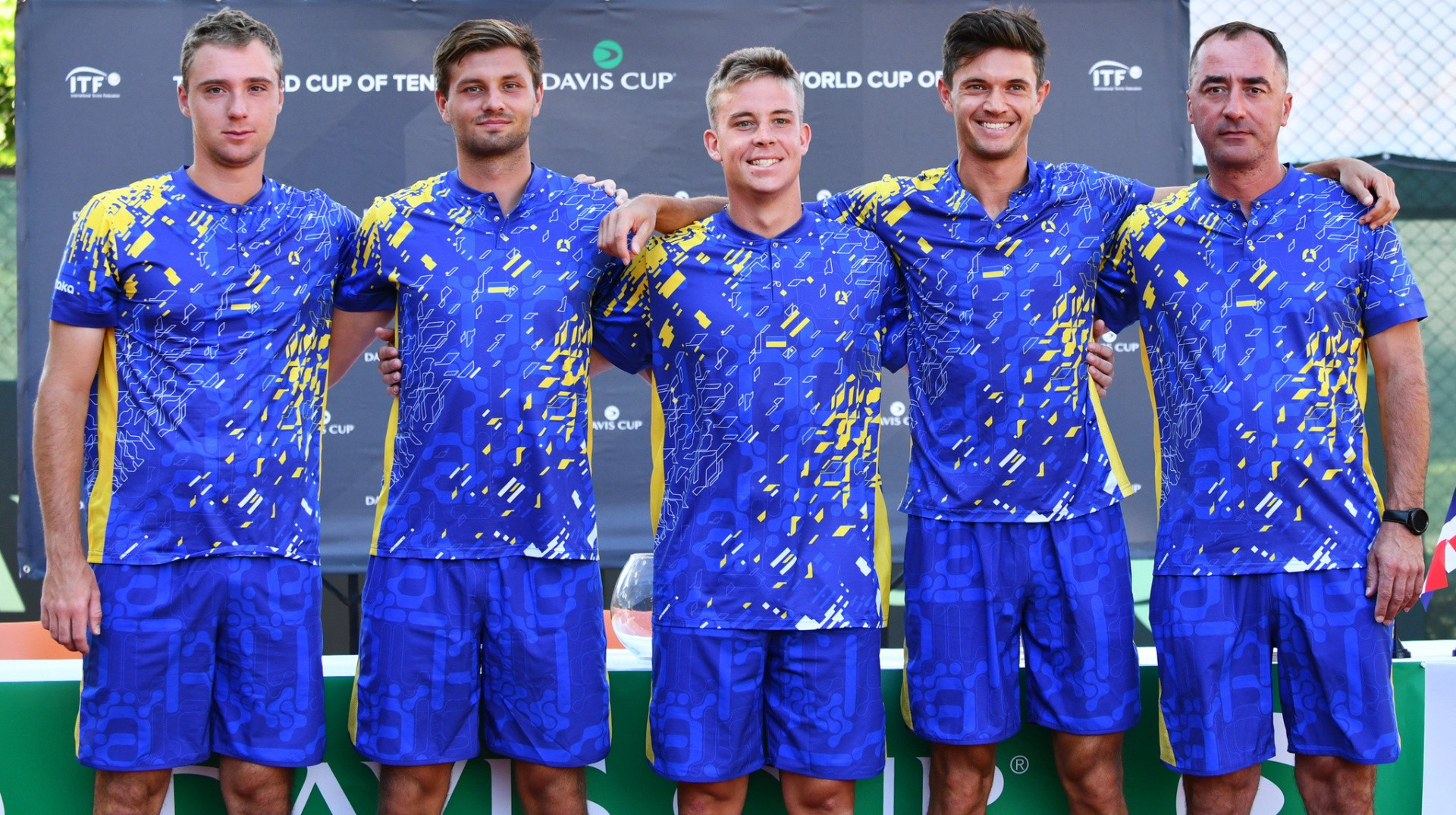 Прев’ю матчу Люксембург – Україна: Кріс Родеш – один у полі воїн?