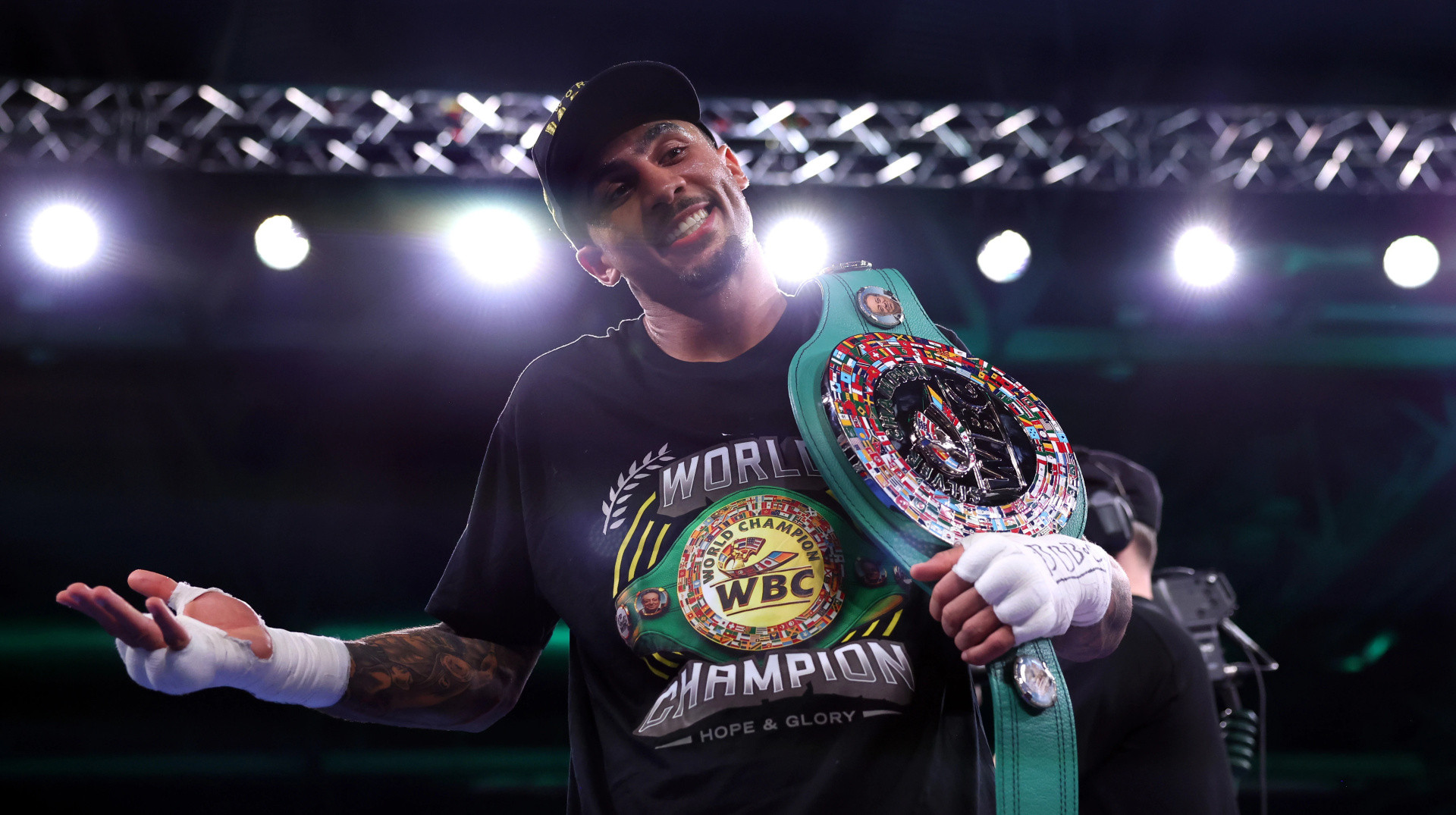 Віттакер наступний бій проведе в андеркарді поєдинку Енніс – Заяс