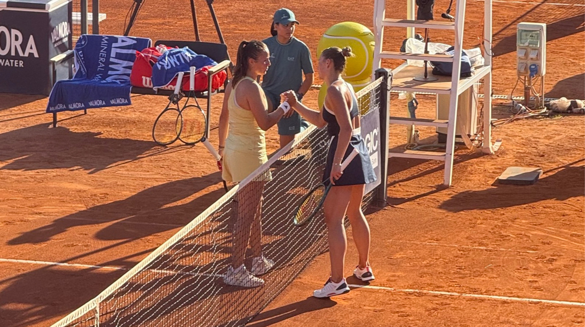 Назвали Костюк нацисткою, Касаткіній побажали поразок: росіяни бурхливо відреагували на рукостискання