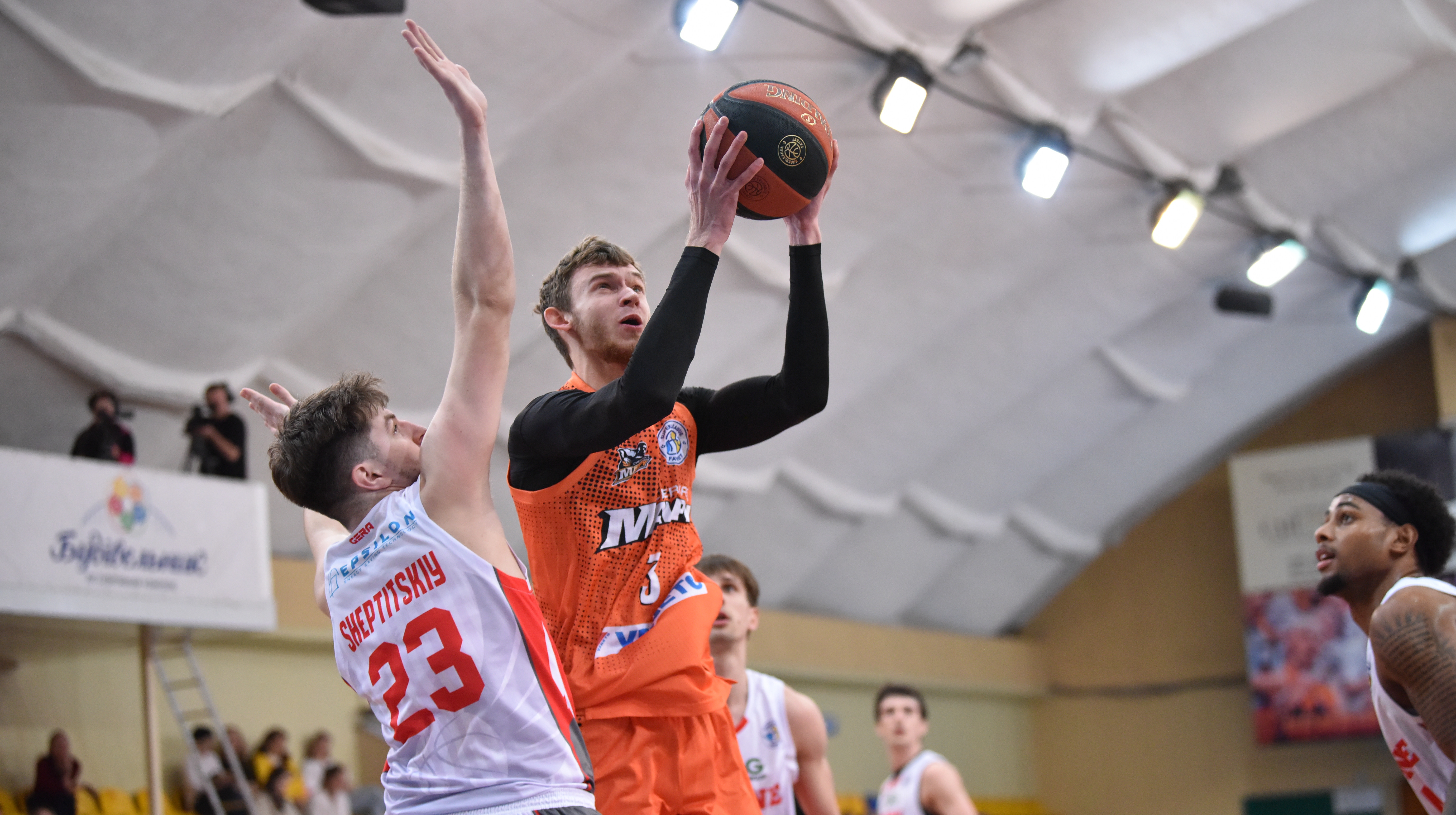 Черкасские Мавпы продлили контракт с перспективным форвардом