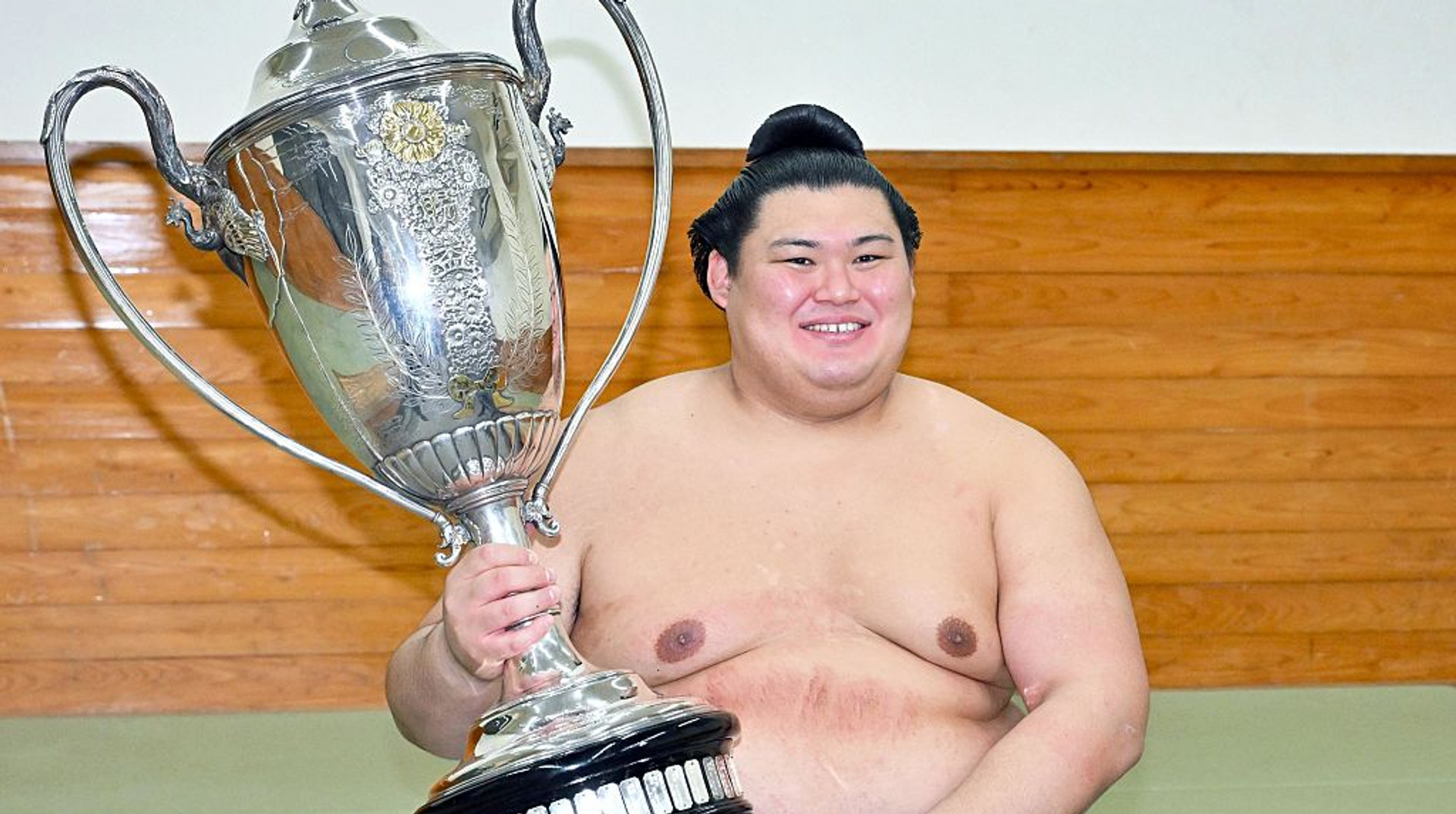 Битва йокозун, українець Аонішікі продовжує шлях до озекі: завершився турнір сумо Акі-Башо в Токіо