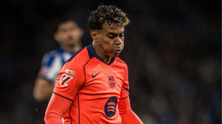 Зірка Барселони привітав маму із днем народження, подарувавши їй коштовну сумку від Dior