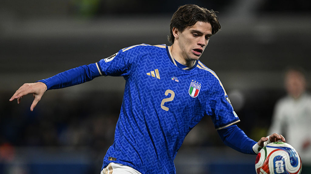 Барселона цікавиться новачком збірної Італії