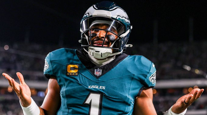 Дощ зробив годинну паузу, дискваліфікація за плювок, два тачдауни Хертса: Іглз і Ковбойс зіграли матч-відкриття НФЛ-2025