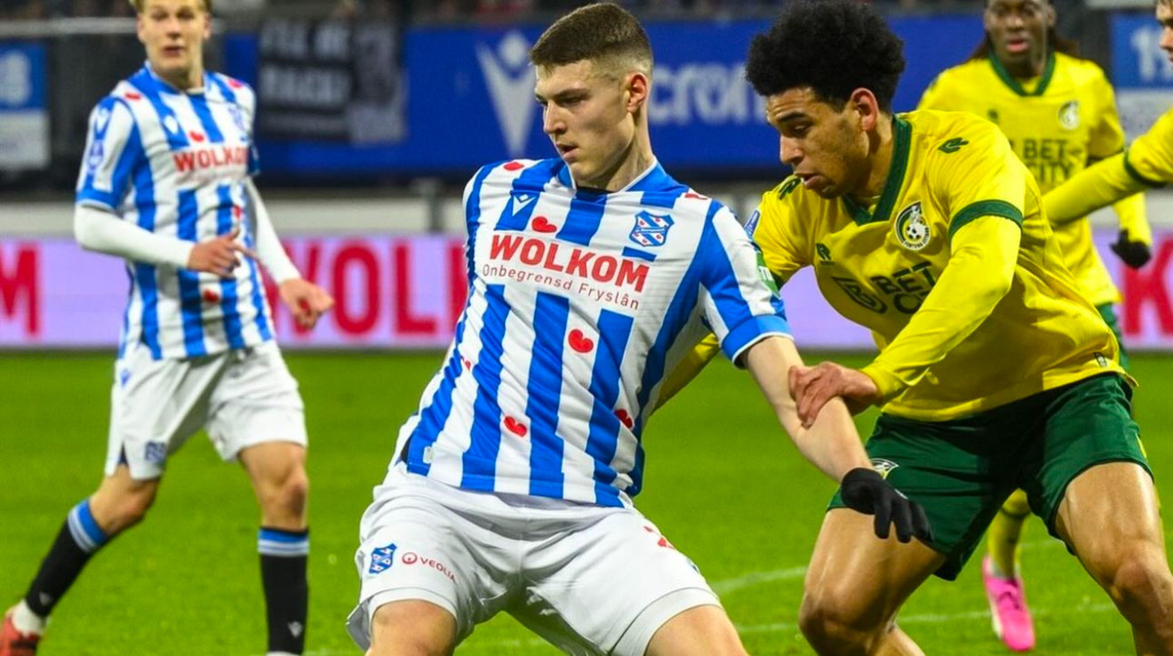 Футбол без правил: клуб легенды АПЛ упустил победу, потому что играл против 12 игроков