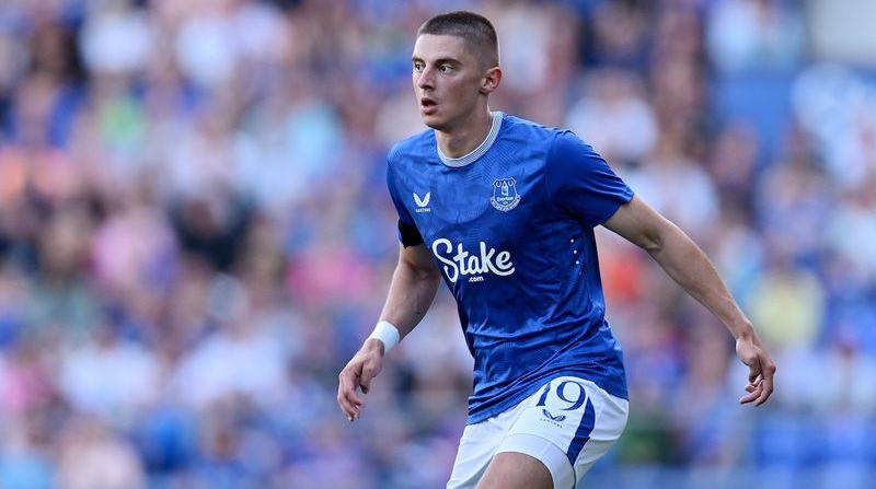 Евертон готує новий контракт для Миколенка