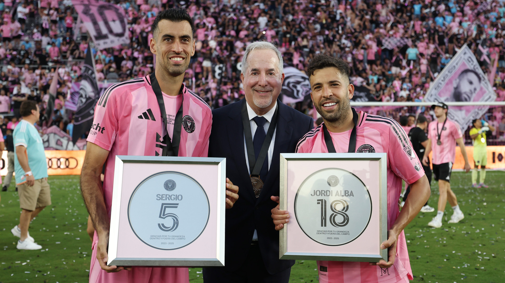 Революція в опорній зоні та телепатичний зв’язок з Лео: світ футболу не забуде Бускетса й Альбу