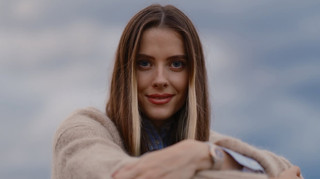 Магучіх засвітила розкішний годинник за 200 тисяч гривень у новій осінній фотосесії