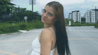 Зрадниця Лискун показала свого чоловіка у куртці з назвою країни-терористки