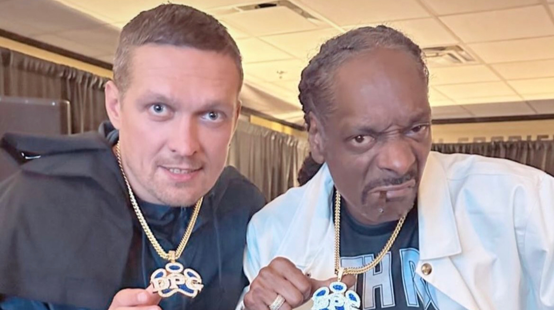 Назвав корешем та запропонував косяк: легендарний репер привітав Усика з перемогою над Дюбуа