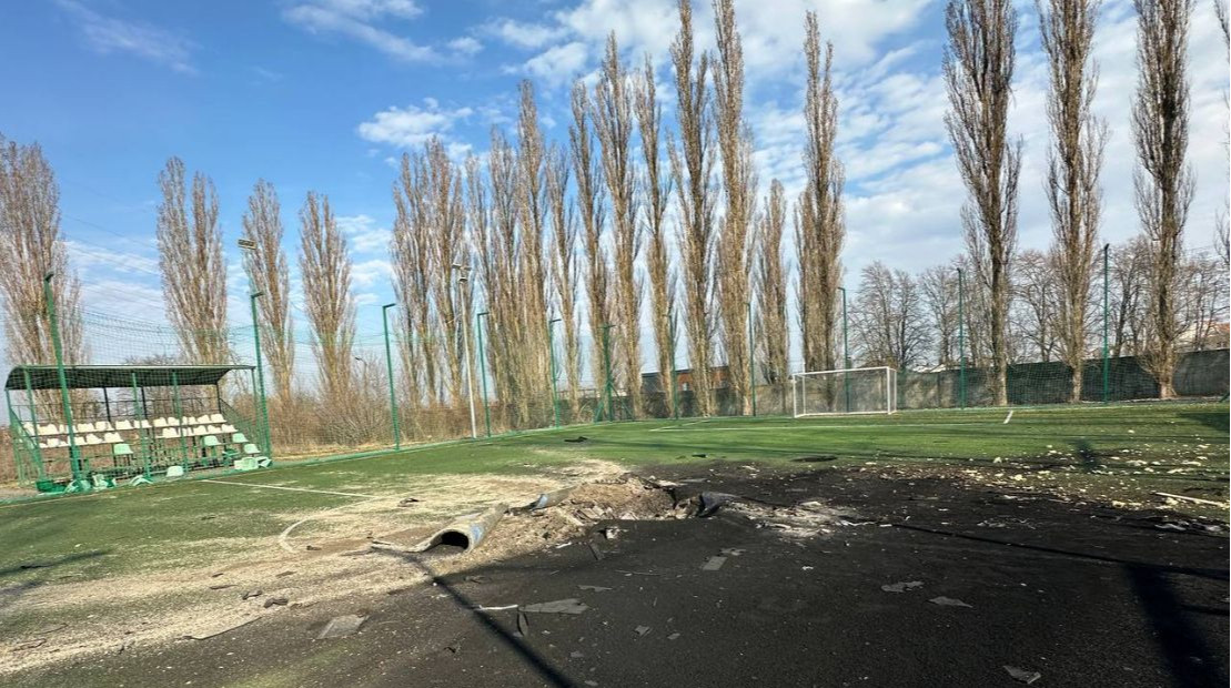 Російські дрони пошкодили футбольну арену в Полтаві