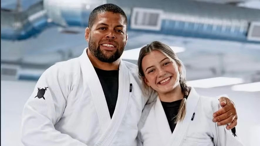 Відомого тренера з бойових мистецтв звинуватили у сексуальних домаганнях до 18-річної спортсменки