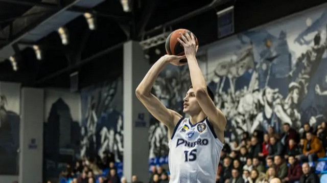 Днепр разгромил Харьковских Соколов в центральном матче Суперлиги