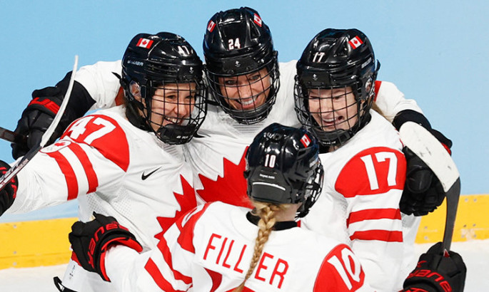 Жіноча збірна Канади розгромила Швейцарію у півфіналі хокейного турніру
