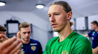 Різко змінився в обличчі: Сафонов зніяковів, коли почув питання про Забарного